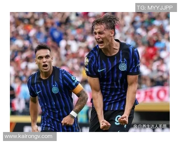 马丁内斯的传奇旅程：从青涩球员到世界足球巨星的蜕变与成就